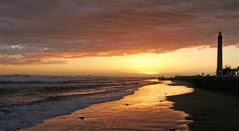 Lighthouse Maspalomas Sunset | Tony Hisgett | Flickr