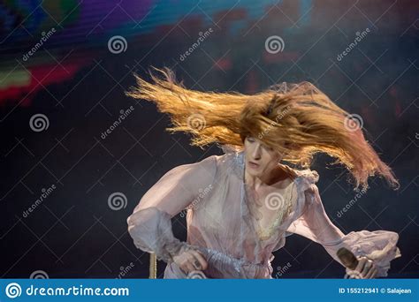 Florence and the Machine Live Concert Editorial Photo - Image of event, people: 155212941