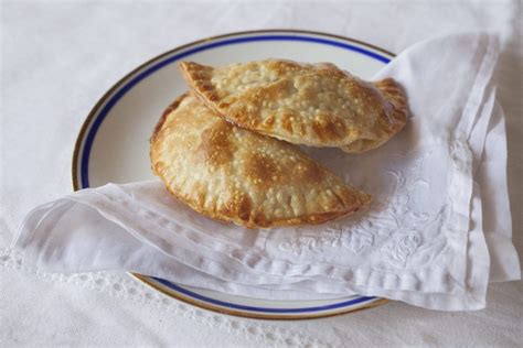 Empanadas de pollo uruguayas - Uruguayan Chicken Empanadas | Recipe ...