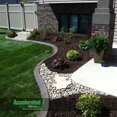 Front Yard Landscaping Ideas With Rocks And Mulch