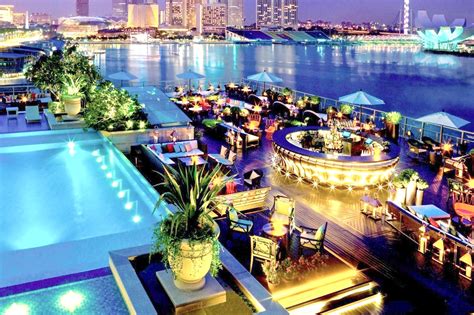 Lantern Bar at Fullerton Bay Hotel Singapore - Stunning Rooftop Bar Overlooking Marina Bay – Go ...