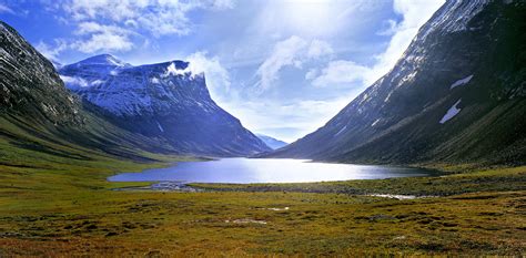 FOTOGRAFI, "Övre Njoatsosvagge i Sarek, September". Ur serien Lapplands ...