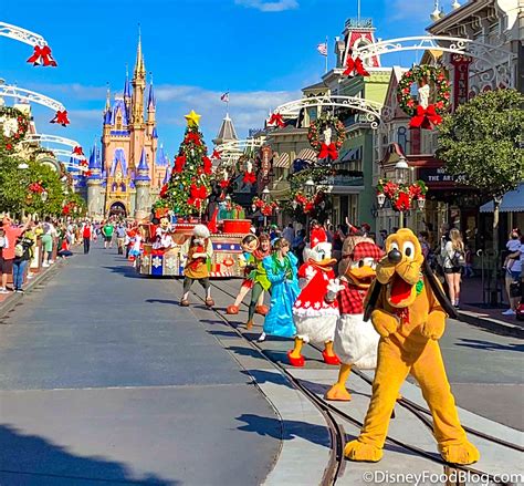 6 Ways You’re Doing Christmas WRONG in Disney World - Disney by Mark