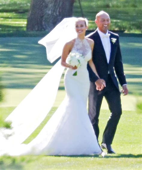 Hannah Davis’ Wedding Dress Is Dreamier Than You Imagined: Pics