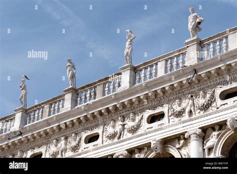 Doge's Palace Architecture Detail, Venice, Italy Stock Photo - Alamy