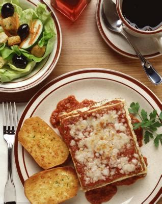 The Menu for a Lasagna Dinner | Our Everyday Life