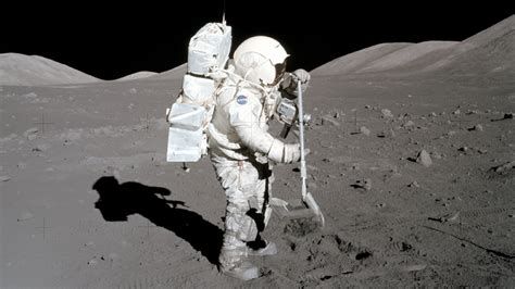 ESA - ESA helps analyse untouched Moon rocks