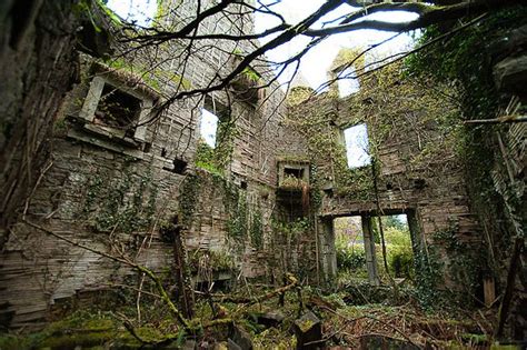 Buchanan Castle Ruins | Buchanan castle, Castle ruins, Castle