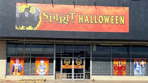 About that Spirit Halloween Store You Always See Around This Time of ...