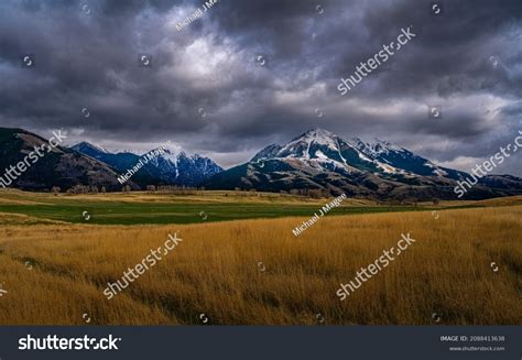 616 Absaroka_mountains Images, Stock Photos & Vectors | Shutterstock