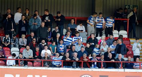 Reading FC fan gallery from Brentford game - pictures by Eddie Greville ...