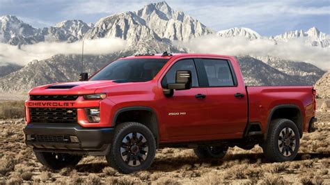 The 2020 Chevrolet Silverado HD Duramax Diesel Can Tow Up to 35,500 Pounds With 910 LB-FT of Torque