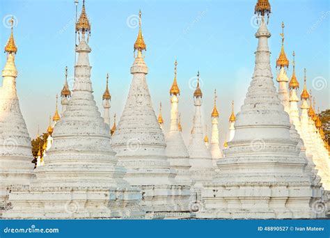 Kuthodaw Pagoda, Myanmar stock image. Image of temple - 48890527