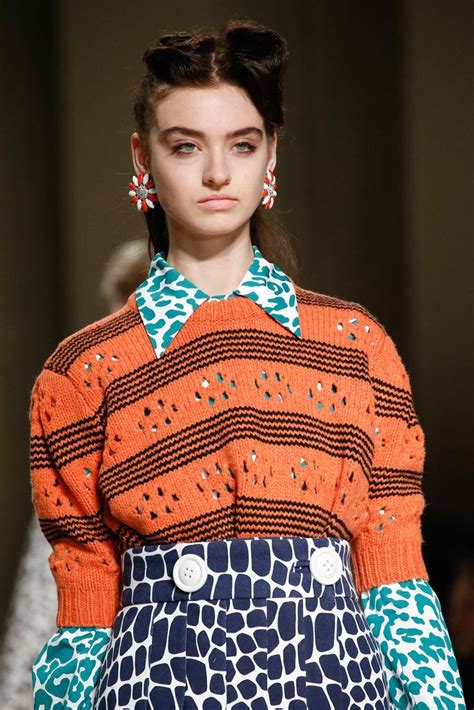 Miu Miu Fall 2015 Ready-to-Wear Fashion Show | Fashion, Knitwear ...