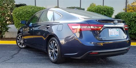 Test Drive: 2017 Toyota Avalon Hybrid | The Daily Drive | Consumer Guide®