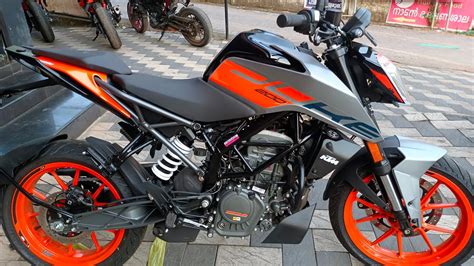 2023 KTM Duke 200 (New Model) | Walkaround | Electronic Orange - YouTube