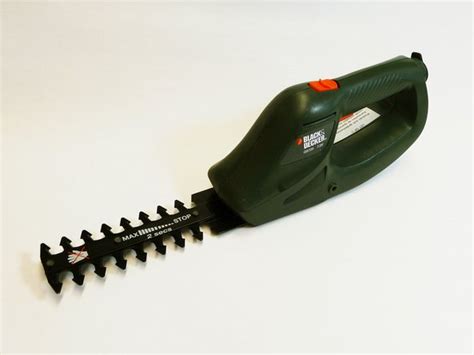 Black and Decker GS720 Hedge trimmer blade replacement - iFixit Repair ...