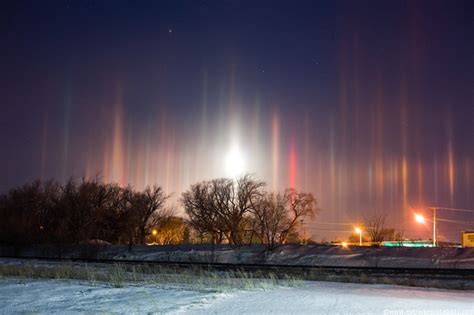 Light pillars, An Incredible Optical Phenomenon | Amusing Planet