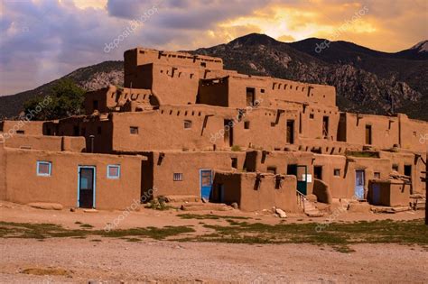 Adobe houses in new mexico | Adobe Houses in the Pueblo of Taos, New Mexico, USA. — Stock Photo ...