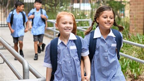 Best friends forever; How friendship boosts pupils' grades - BBC News