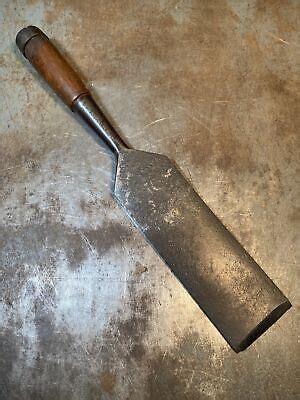 ANTIQUE TIMBER FRAMING Slick Chisel for Woodworking 3.5” Barn Find £54. ...