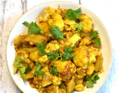 Aloo Gobi | Spiced Potato and Cauliflower in Instant Pot or Stir-Fry - Spice Cravings - Quick ...