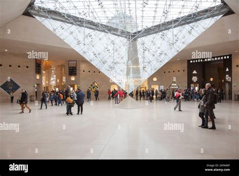 The underground entrance to the Louvre Museum and Gallery in Le ...