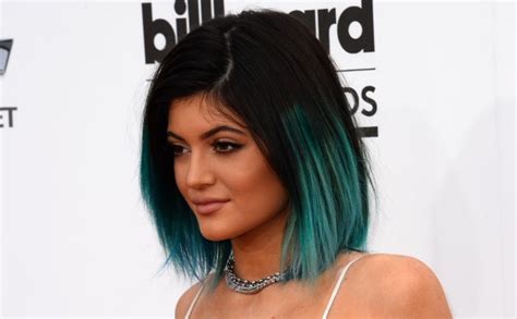 Kylie Jenner debuts blue hair ahead of Coachella - UPI.com