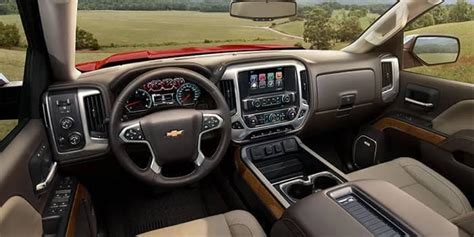 2018 Chevrolet Silverado 1500 Interior | Tech, Dimensions, Comfort