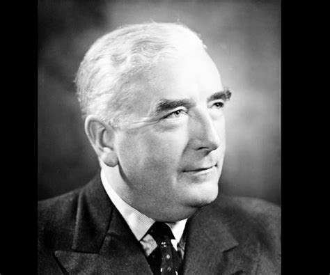 Robert Menzies Biography - Childhood, Life Achievements & Timeline