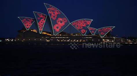 Opera House lit up with poppies for Remembrance Day (Armistice Day ...