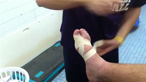 Turf Toe Taping Into Extension - YouTube