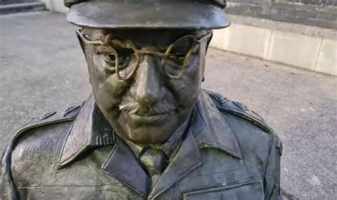 Captain Mainwaring statue damaged at Dad's Army Museum in Norfolk | UK | News | Express.co.uk