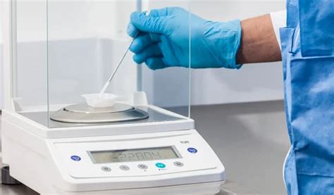 Digital Laboratory Scale, Accuracy: 0.01 gm, Weighing Capacity: 200 Gm at best price in Ahmedabad