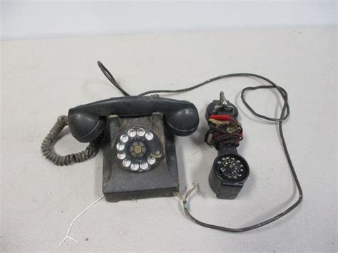 Lot 81 - Bell Systems Telephone | EstateSales.org