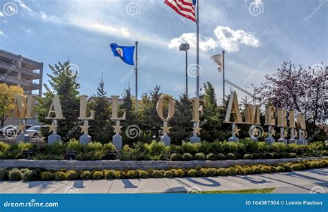 Mall of America in Bloomington, Minnesota Editorial Stock Image - Image of bloomington ...