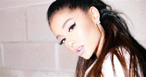 Αυτό είναι το eyeliner που χρησιμοποιεί η Ariana Grande - TeenQueen.gr