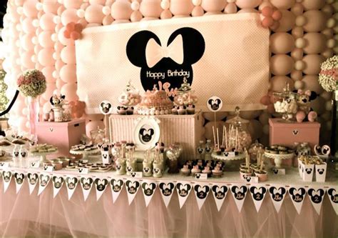 Kara's Party Ideas Minnie Mouse themed birthday party via Kara's Party ...