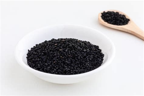 Nigella Sativa: Benefits, Side Effects, and Preparations