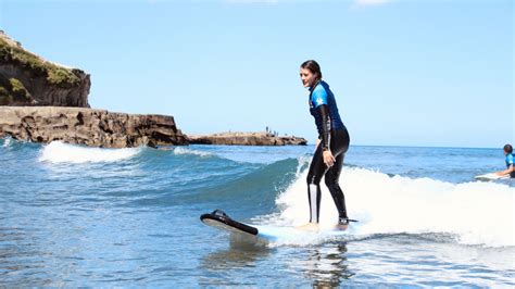 2hr Surfing Lesson - Muriwai Surf School - Epic deals and last minute discounts