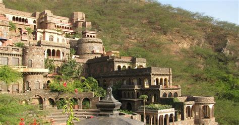 Swimming in India: First Stop Neemrana Fort