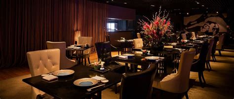 Mikuni - Fairmont Singapore luxury Hotel