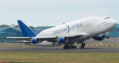 Boeing Dreamlifter - Wikipedia