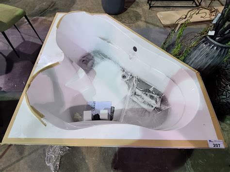 FIBERGLASS BATHTUB - Able Auctions