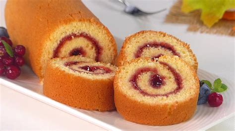 10 minutes Swiss Roll Cake without Oven | Basic swiss Jam roll cake recipe in frypan by Tiffin ...