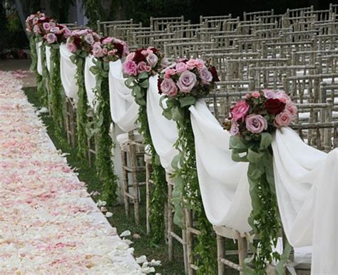 Stylish Wedding Aisle Décor Ideas | Holidappy