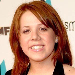 Lynsey Bartilson - Bio, Facts, Family | Famous Birthdays