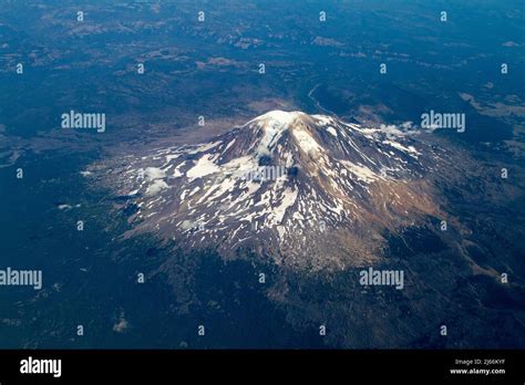 Mt adams volcano hi-res stock photography and images - Alamy