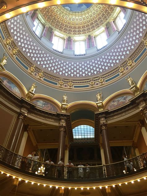 Souvenir Chronicles: DES MOINES, IOWA: STATE CAPITOL BUILDING INTERIOR