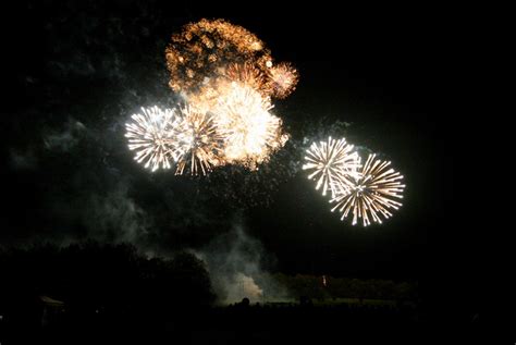 Dragon Fireworks - wedding firework displays based out of Surrey